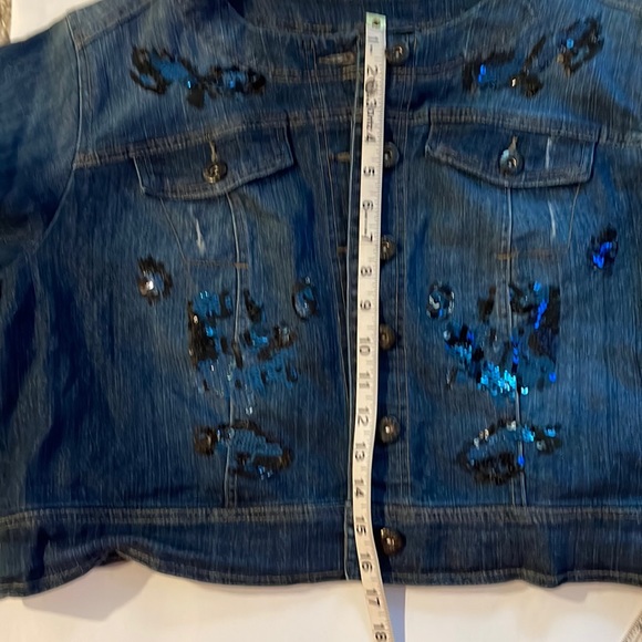 Sequence jean jacket - Picture 2 of 5